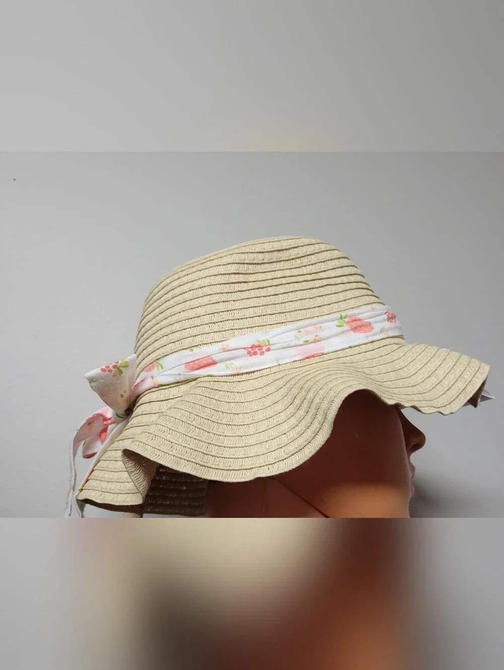 Joie Kids NWT Girls' Straw Sun Hat with Pink Strawberry Bow.